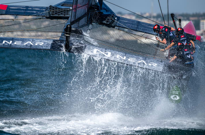 Die Schweizer zahlten mit Sebastien Schneiter beim SailGP in Cadiz noch Lehrgeld. Ihr Weg nach oben ist steil …