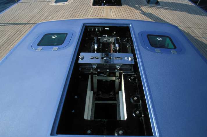 2000, lift keel system on "Carrera"