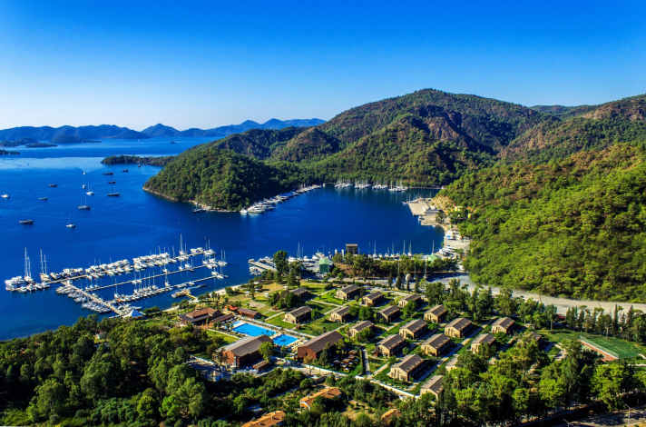 Vues pittoresques à Göcek : un paradis pour les passionnés de voile et les amoureux de la nature