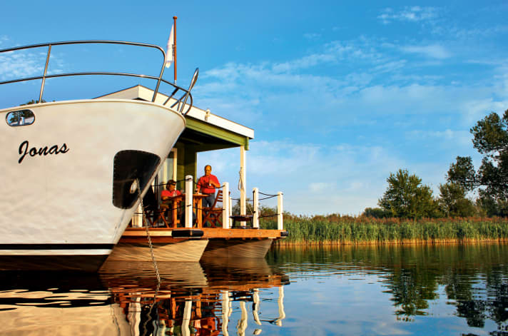   Hausboot vs. Stahlyacht: zwei Trends im Vergleich