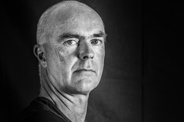   Er ist der Boss und entscheidet über die Team-Zusammenstellung: Bouwe Bekking steht vor seinem achten Einsatz im Volvo Ocean Race und wird damit alleiniger Rekordteilnehmer sein