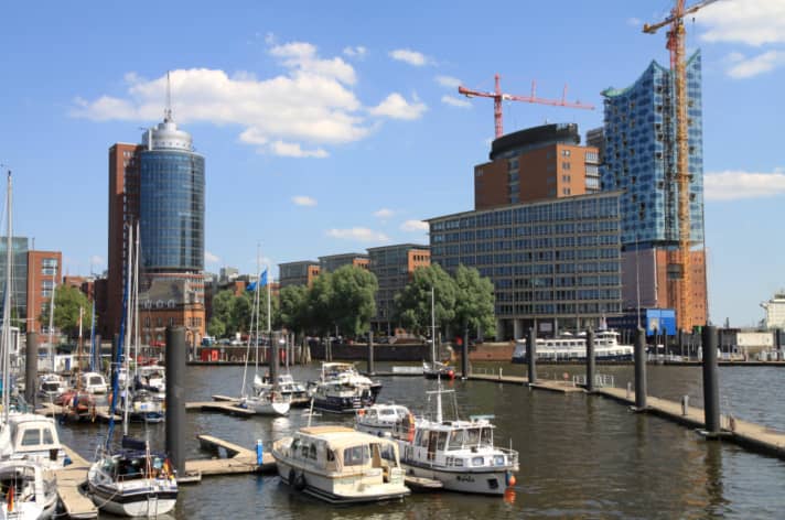   Auf der Unterlebe zwischen Hamburg und Cuxhaven.