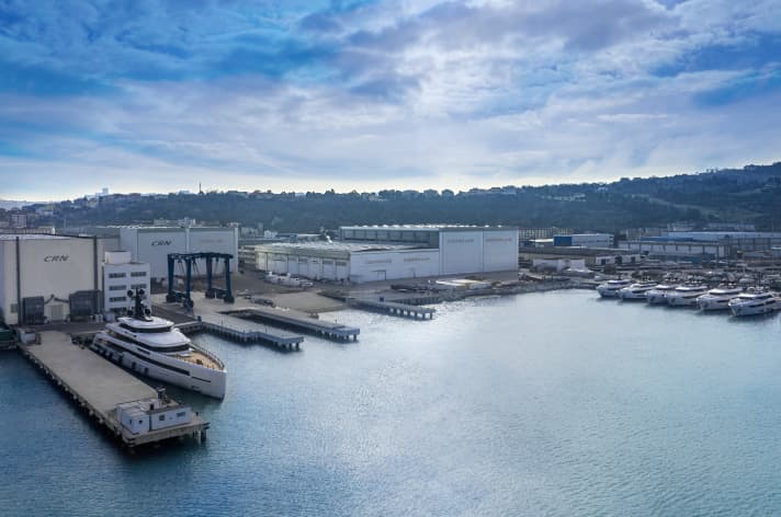 In Ancona, yachts from CRN, Custom Line and metal formats from Pershing and Riva are being built on 80,000 square metres.