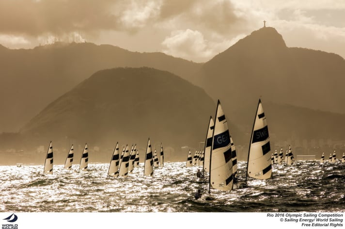   Rara immagine nella baia di Guanabara: Philipp Buhl in testa. Non è mai stato il suo territorio e non lo sarà mai alla regata olimpica.