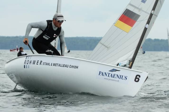   Zwei Disqualifikationen in Folge warfen den Kieler Max Kohlhoff nach starkem Auftakt auf Platz sieben zurück