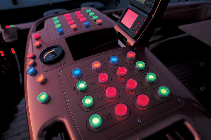 2001, Push-Button Sailing