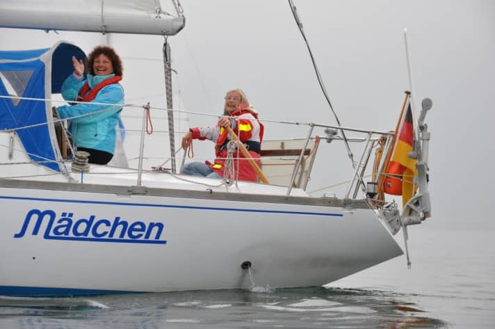   Active into old age: Calligaro at the tiller of the "Mädchen" on the Baltic Sea in 2013