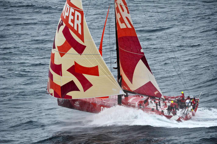   Campeur en tenue de bateau à moteur. Deuxième place à Lorient et meilleur temps de la course