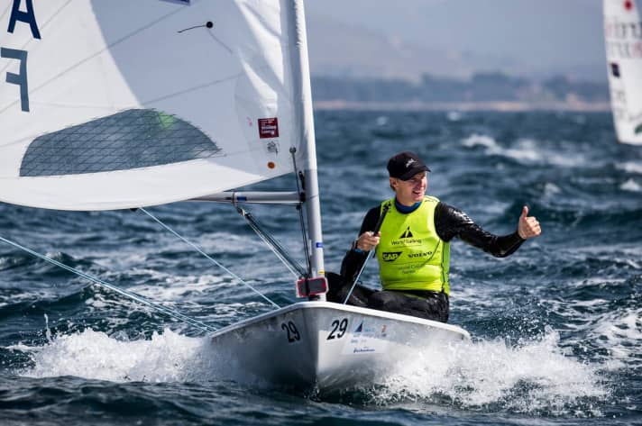   Jean-Baptiste Bernaz è il nuovo compagno di allenamento di Buhl. Il francese è spiritoso, aperto nella sua collaborazione e affamato di medaglie olimpiche come Philipp Buhl.