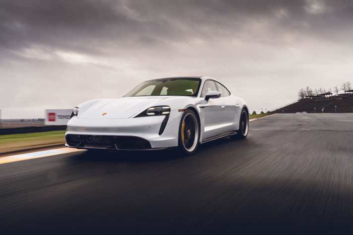 2021_07_Porsche-Taycan-Turbo-S