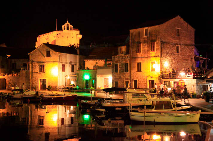   Croatia "at its best": Around Hvar by charter yacht