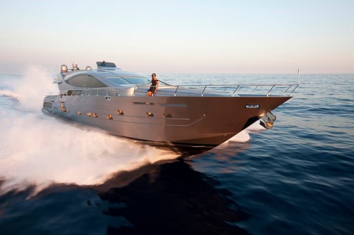 Cerri 102 hull # 2 cruising with 37 knots. | s.