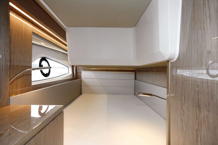 The new Sealine C 390 tested on the Flensburg Fjord | en