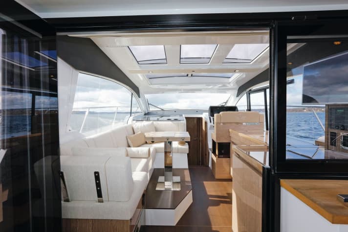 The new Sealine C 390 tested on the Flensburg Fjord | en