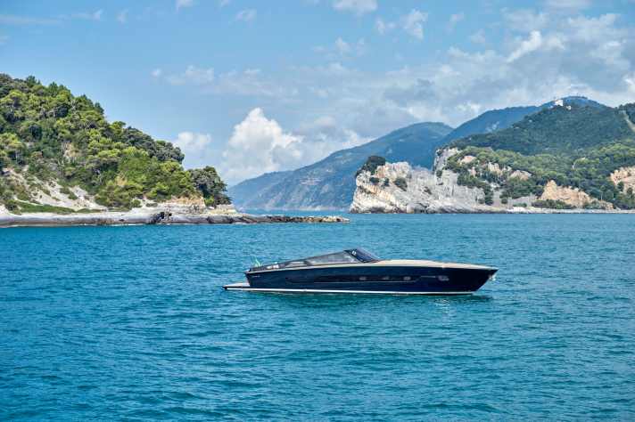 Nominated in the category from 14 to 18 metres: Itama 54