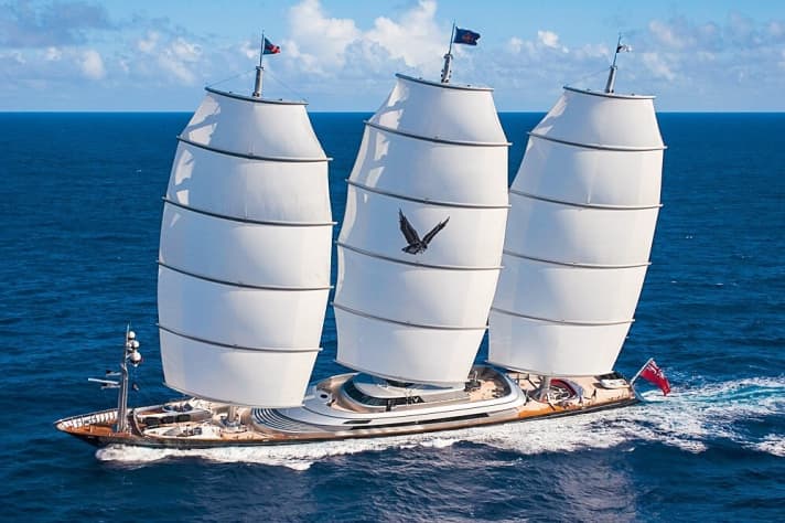 "Maltese Falcon" unter Segeln. | n.