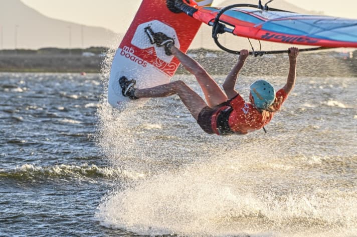 With solid Konos to victory in the single elimination - Lisa Kloster