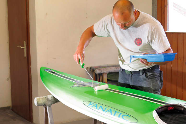 With a little skill, you can also renew the base coat at home.