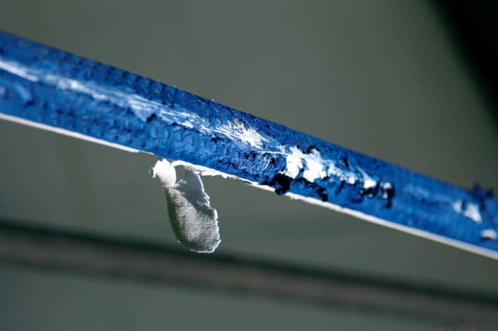 Image no. 4: Damage to the covering in the grip area