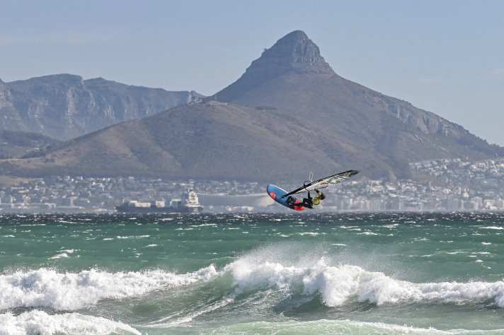 Lennart Neubauer is taking freestyle further and further into the waves, and with it, even higher.