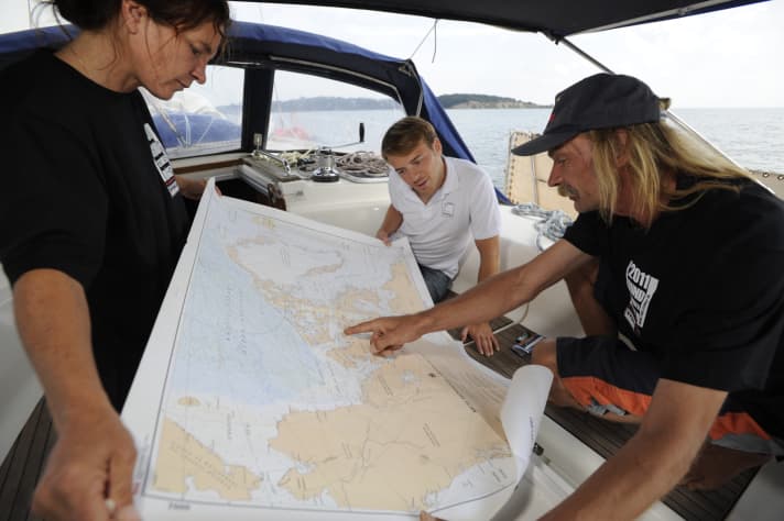   Die Weltumsegler erklären ihre Route durch die Nordwestpassage