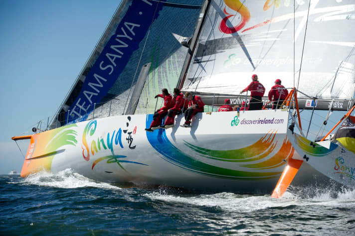   Anche Sanya, l'unica nave della penultima generazione, non riesce a concludere la seconda tappa. Il deficit di velocità a volte deve essere acquistato con un rischio maggiore