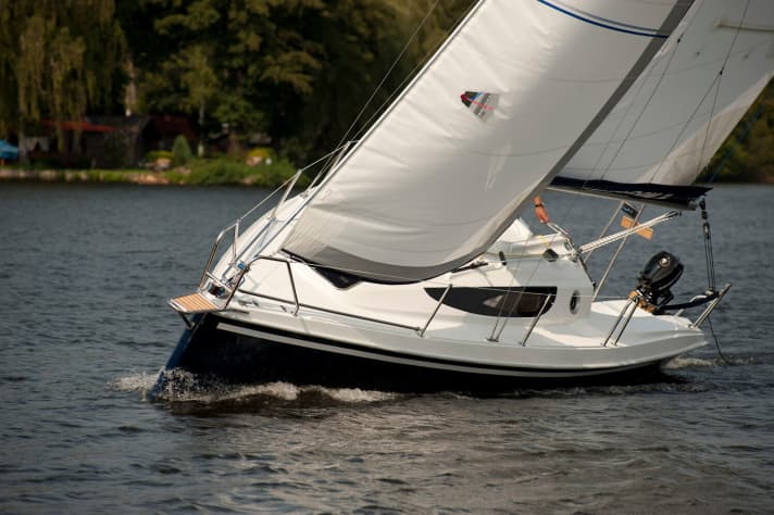  Deltania 25 Design hoch am Wind