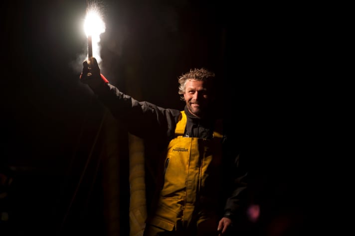  Bernard Stamm a franchi la ligne d'arrivée du Vendée Globe 20012/2013.