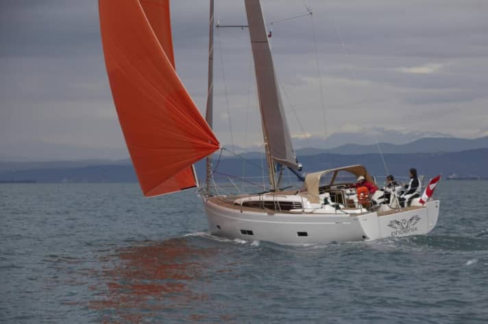 Breites halboffenes Heck, integrierte Klappe: Das Boot hat Gesicht