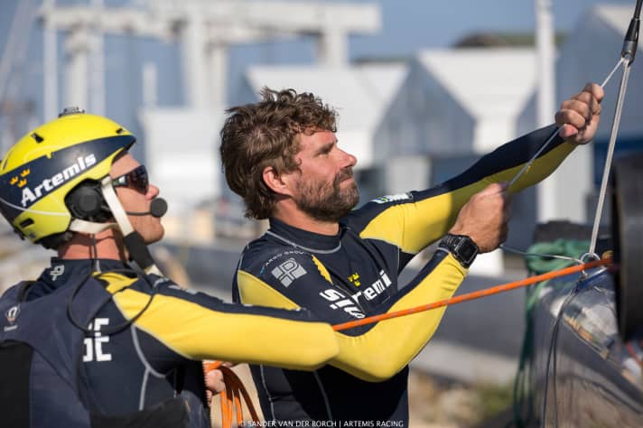   Le duo de tête de Team Artemis : le barreur Nathan Outterdige (champion olympique 2012, argent 2016 en 49er) et le chef d'équipe Iain Percy (champion olympique de Finn 2000, champion olympique de Starboat 2008 avec Andrew Simpson)