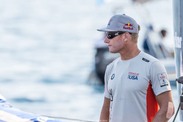   Non gli è piaciuto tutto quello che ha visto sabato dal suo Oracle Team USA: Jimmy Spithill si è ritirato per un infortunio al gomito.
