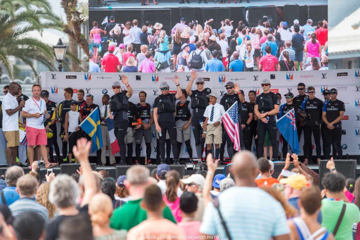  Power play on the water, party with the fans on land: the America's Cup teams celebrate their sport before and after the daily races