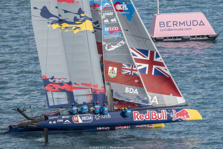   Segelte mit zwei Rennsiegen und Platz zwei in der Vorrundengruppe B ins Finale des Red Bull Youth America's Cup: der talentierte Nachwuchs der Land Rover BAR Academy 