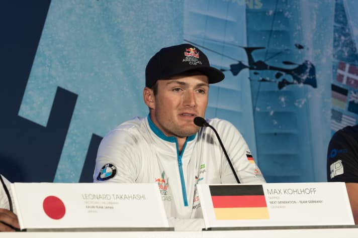   Lo skipper dell'SVB Team Germany, Max Kohlhoff, alla sua prima conferenza stampa dopo lo strazio della Coppa in corso alle Bermuda