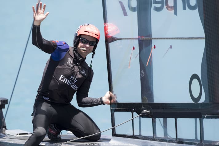   Un cauto segno di gioia: lo skipper neozelandese e campione di fioretto Glenn Ashby
