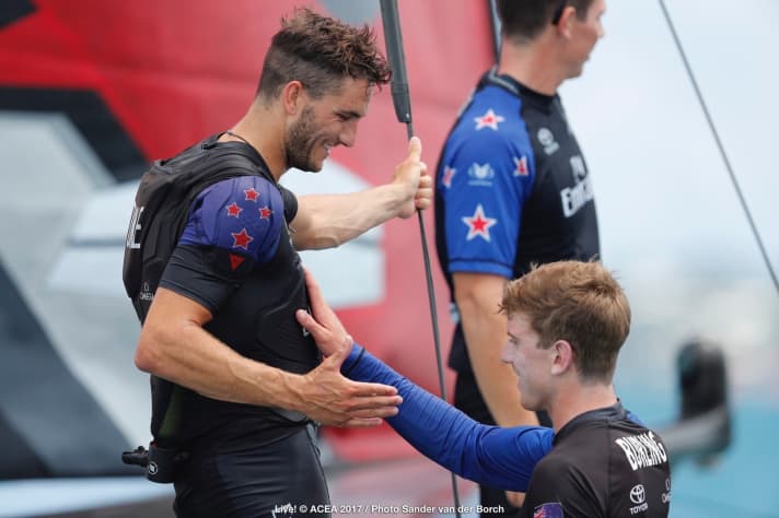  Das aktuell erfolgreichste Segel-Duo der Welt: Die 49er-Segler Peter Burling (r.) und Blair Tuke gewannen innerhalb eines Jahres Olympia-Gold und den America's Cup – auch ein Rekord