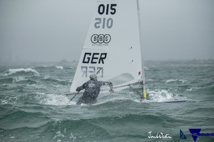   Même en tant que chasseur de titres, Philipp Buhl a été chassé pendant une semaine en Australie en tant que leader. Il a résisté à cette pression permanente et a remporté son or avec douze points d'avance.