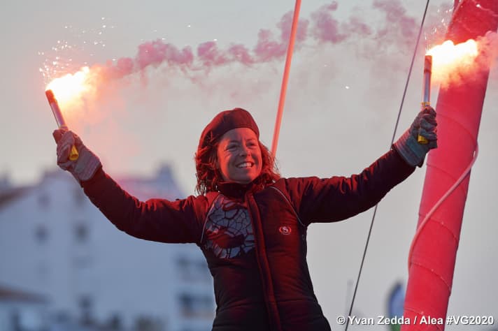   Alla luce del fuoco del classico ritorno a casa Bengala: Alexia Barrier
