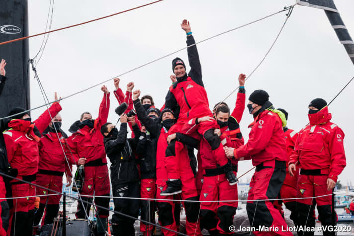   Un finale conciliante per l'incerto protagonista del Vendée Globe, che non si è mai arreso e si è innamorato della regata come mai prima d'ora.