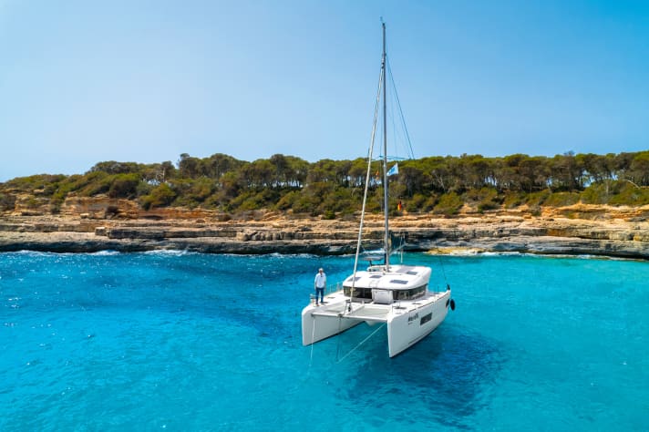 Anchoring a catamaran
