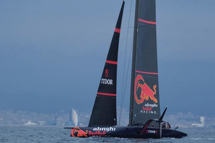 „BoatZero“ beim ersten Trainingsschlag vor der Kenterung
