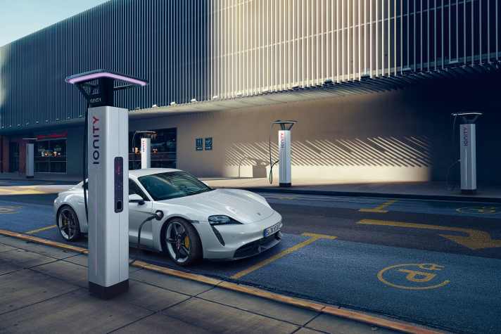 2019_09_P19_0582_72dpi_rgb