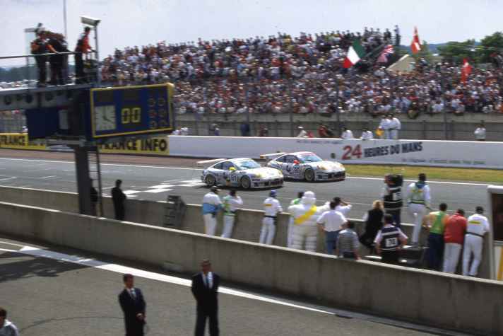2021_06_In-Le-Mans-mit-Stars-and-Stripes