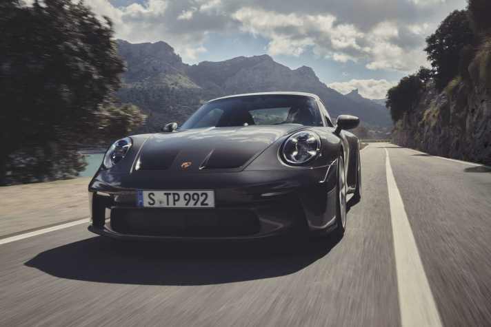 2021_06_Porsche-911-GT3-Touring-Paket-Front