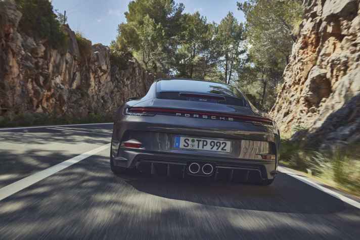 2021_06_Porsche-911-GT3-Touring-Paket-Heck