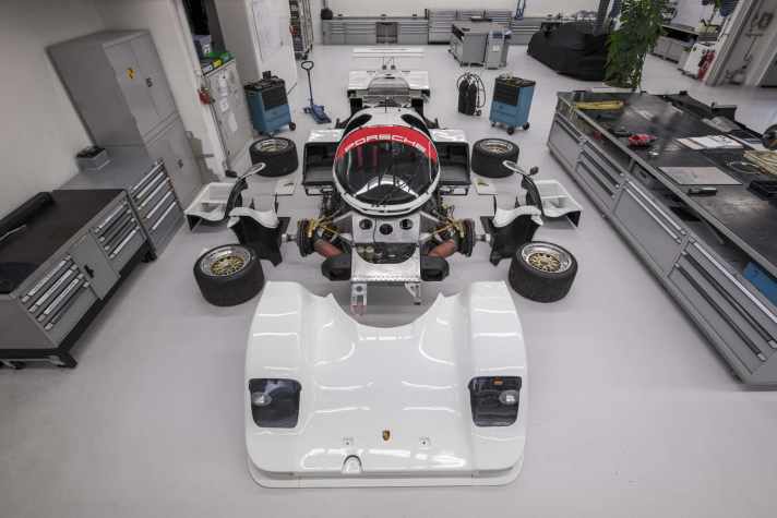 2021_10_Der-962-C-zerlegt-in-seine-Komponenten