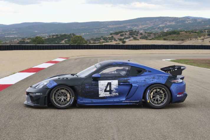 2021_11_718-Cayman-GT4-RS-Clubsport-Seite