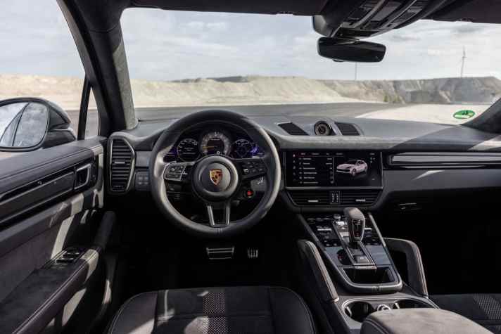 2022_01_Innenraum-Porsche-Cayenne-Turbo-GT