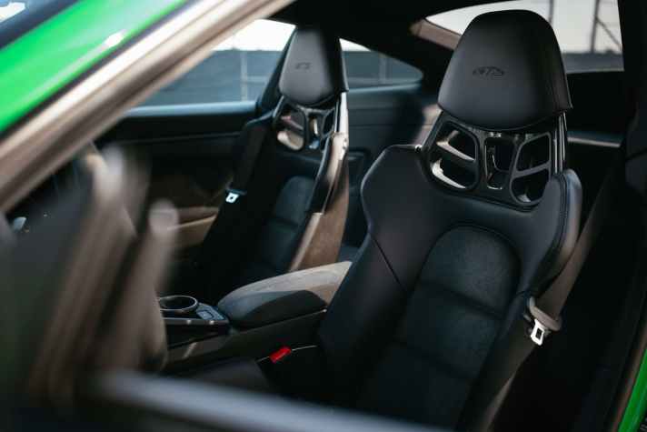 2022_02_911-GTS-Sitze