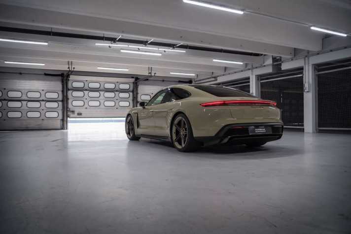 2022_05_Porsche-Taycan-GTS-Hockenheimring-Edition-Heckansicht